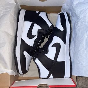 Nike panda dunk high